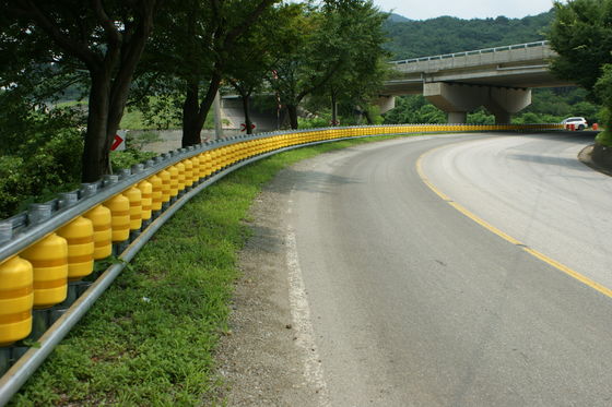 kopen PU Roller Material Rolling Guardrail Barrier Zinkcoating 85um 600g per vierkante meter Internationaal niveau 4 Veiligheidsoplossing op de weg online manufacture