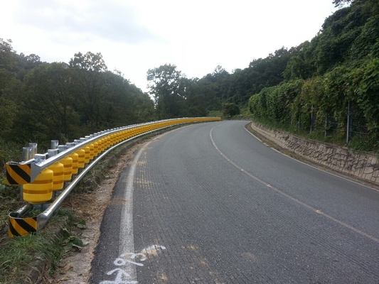 kopen High Corrosion Resistance PU Crash barrier machine for Traffic Protection System online manufacture