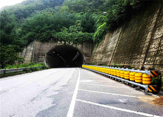 Aangepaste EVA Highway Safety Roller Barrier Gegalvaniseerde Oppervlakte
