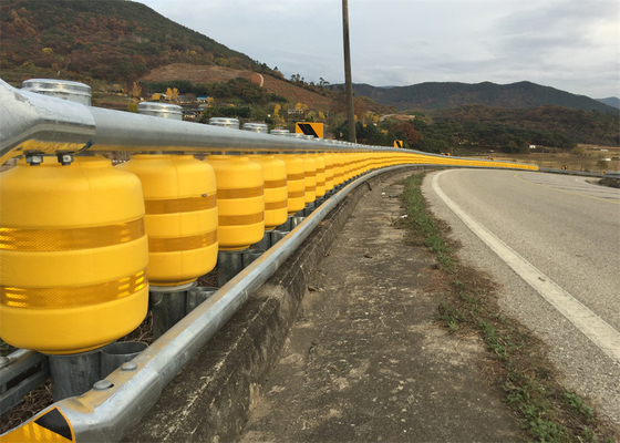 Autostradegardrail Verkeersveiligheid EVA Roller Safe Rolling Type Crash Barrier