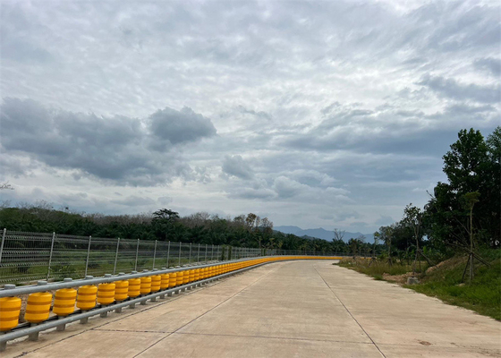 EVA-materiaal Anti-crash Guardrail Safety Highway Roller Barrier Uitbreidbaar