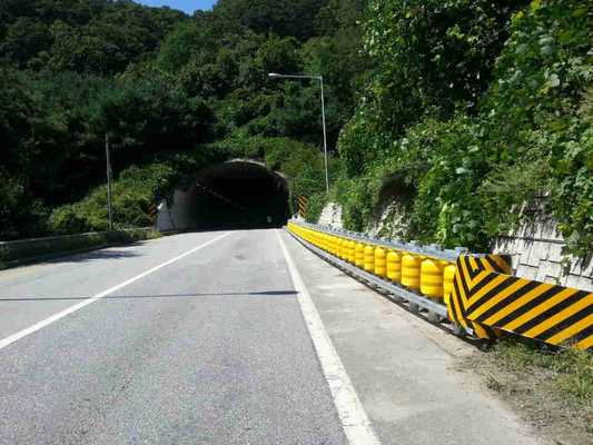 Roterende anti-botsingsbeveiligingsrail Highway Rolling Guardrail Barrier