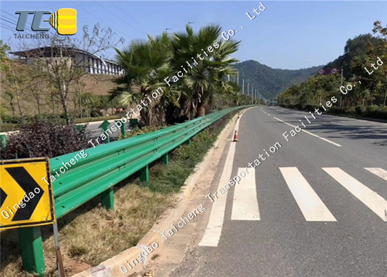 Verkeersbeveiligingsbarrière W Beam Guard Rails Protecting Road Safety Steel Highway Guardrail Gebruikt