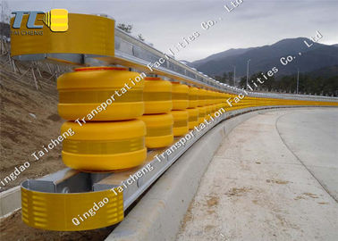 Het uit elkaar plaatsen van 0.5m de Antiomheining Highway Roller Barrier van het Schokverkeer