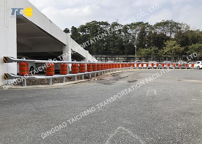 Rolling de Hete Onderdompeling die van de Vangrailbarrière Q235 3 galvaniseren